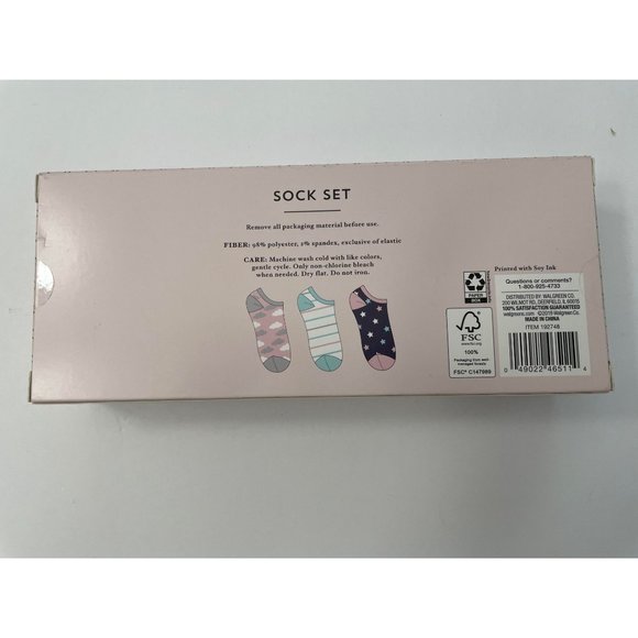 NIB- Gift Box of 3 Women's Socks - Picture 2 of 2